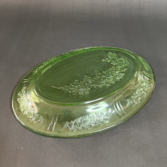 Sharon Cabbage Rose Oval Platter, Green Uranium Glass, Federal, Vintage 1930s - Picture 6 of 7